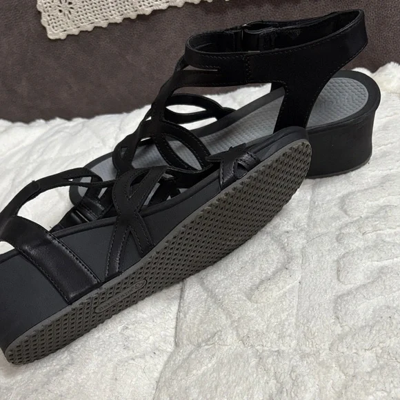 BareTraps Black Strappy Sandals - Picture 3 of 4